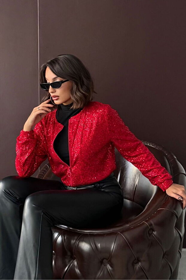 سترة نسائية حمراء مزينة بالترتر - مجموعة أنيقة للسهرات