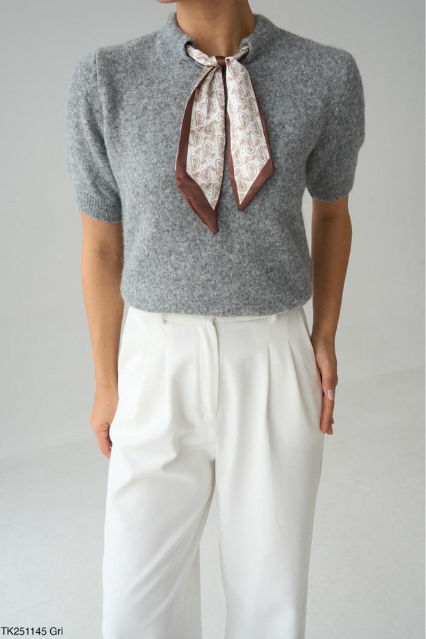 Women's Scarf Collar Short Sleeve Knit Sweater
