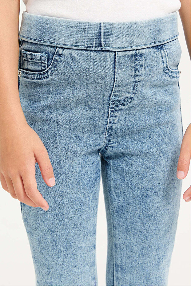 بنطلون جينز ضيق أساسي أزرق للبنات - 4