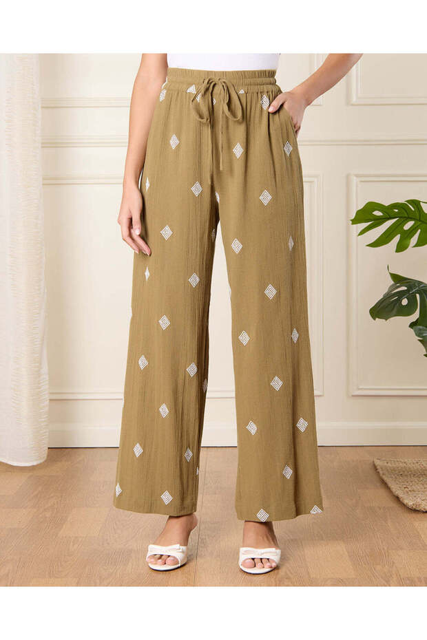 Women Green Embroidered Wide Leg Trousers