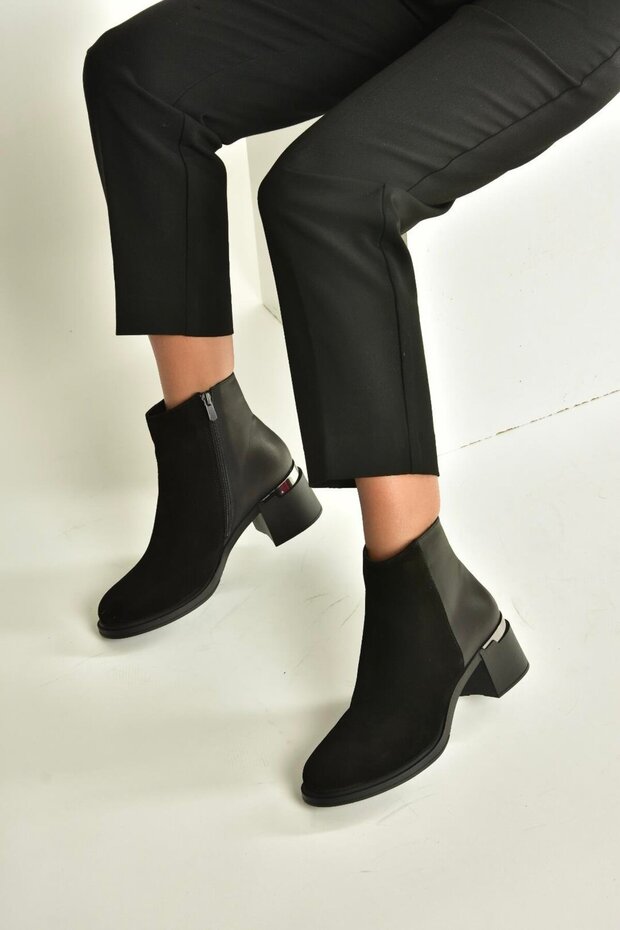 V555559502 Black Genuine Leather Suede Thick Heeled Women's Boots
