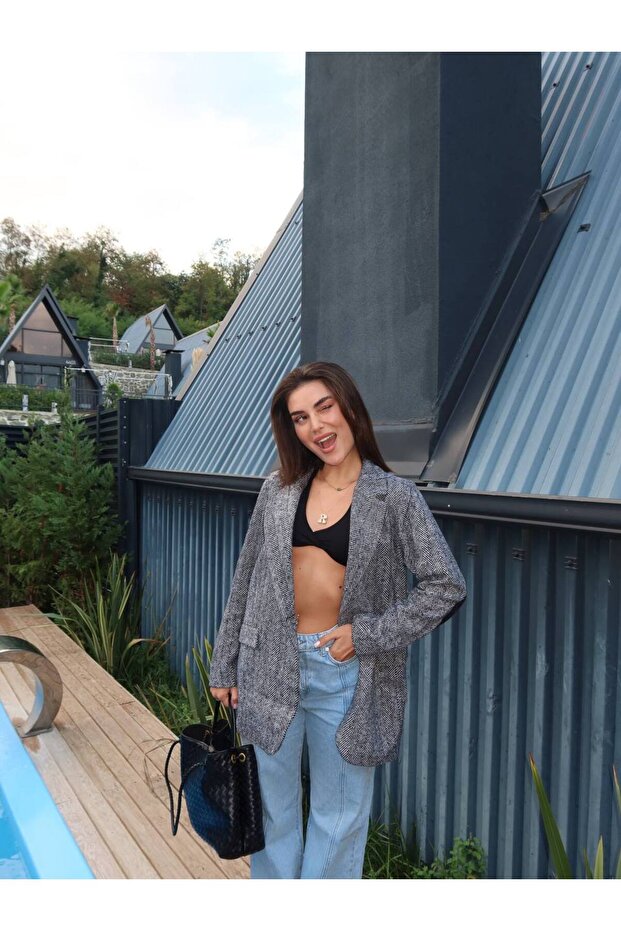 سترة بليزر بصف أزرار واحد ومزينة بتفاصيل على الكوع - 4