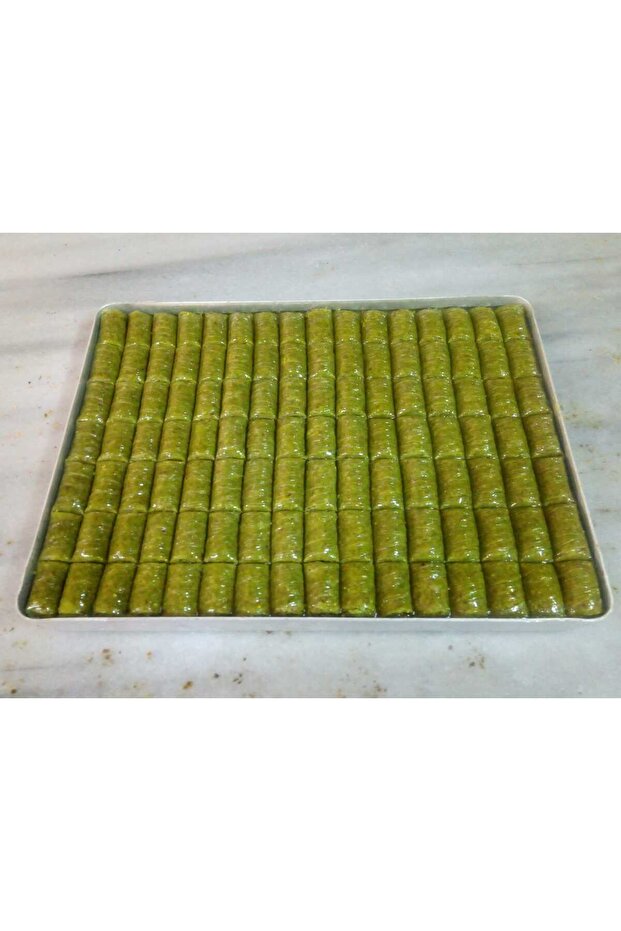 Fıstıklı sarma tatlısı