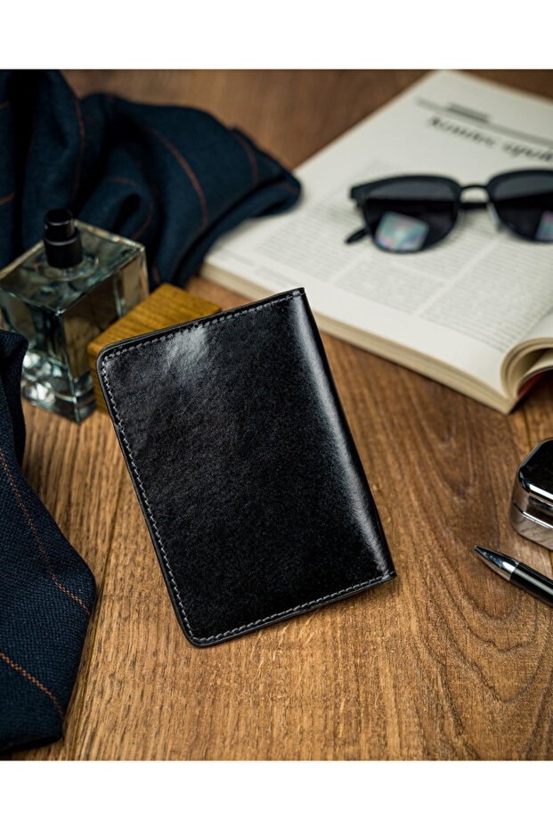 A solid Buffalo Wild® leather document case - 3