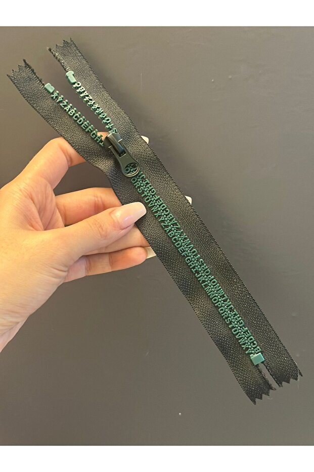 22X4 cm Threaded Zipper Green