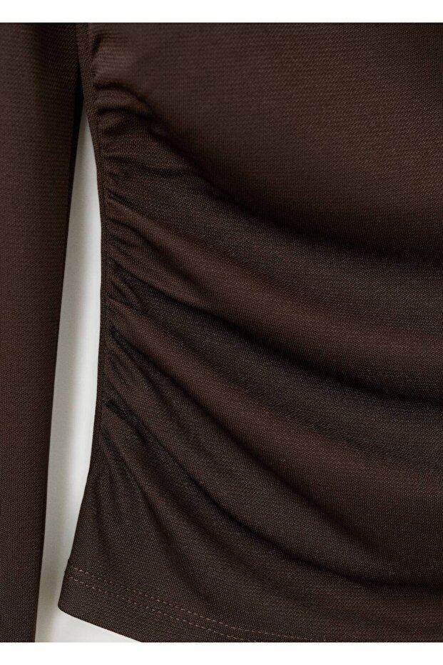 Drape yaka slim fit tişört - 8