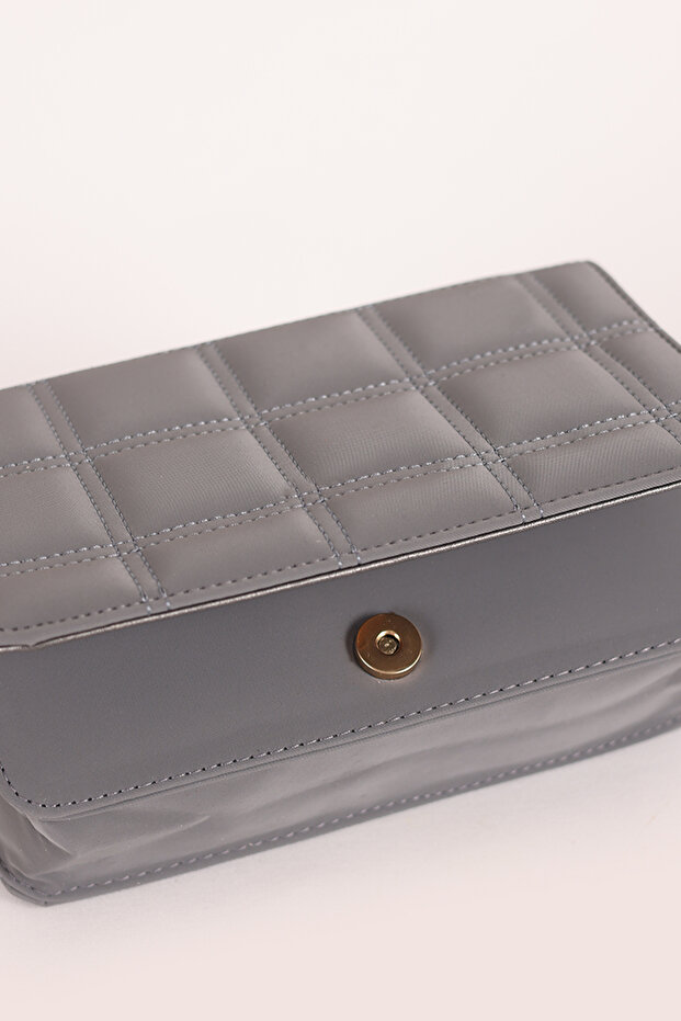 حقيبة بتصميم أنيق - 4