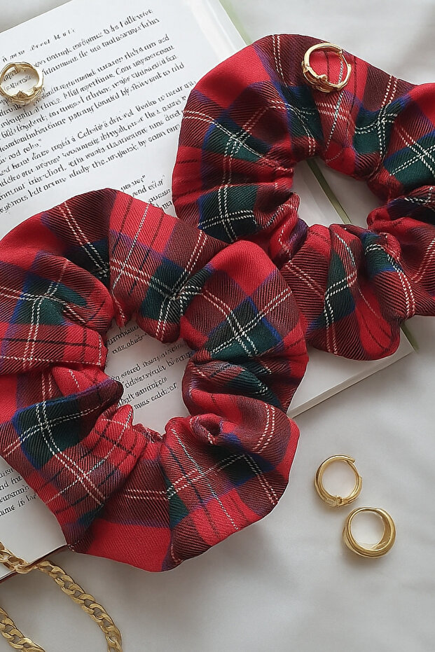 Set of 2 Red Plaid Christmas Bagel Fabric Hair Clips, Modern New Year Hair Clip Scrunchie