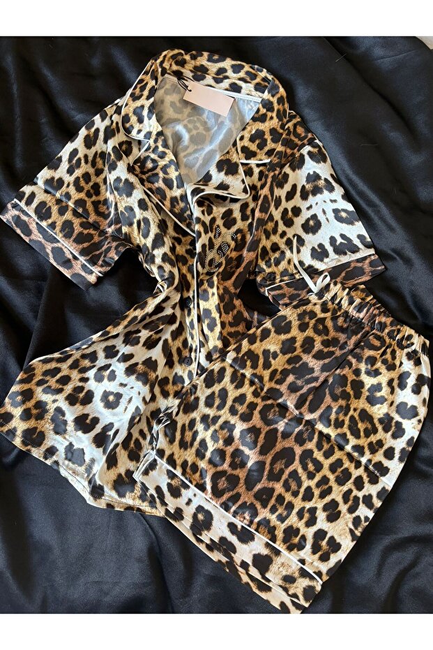 طقم ساتان مع شورت بنقشة الفهد - 1