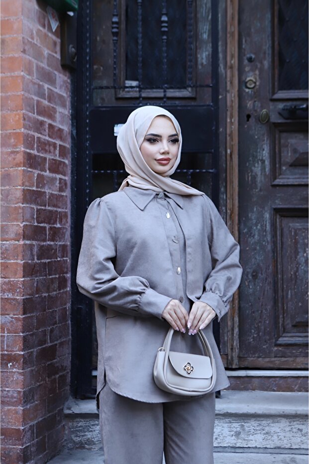 بدلة من جلد الغزال بأزرار - 4