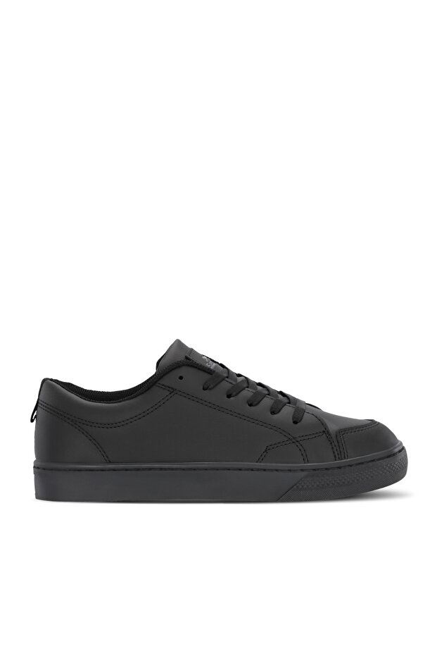 Foster in Women's Black / Black Casual Sneakers