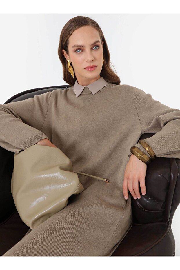 Basic Rahat Kalıp Triko Tesettür Elbise - Vizon - - 1