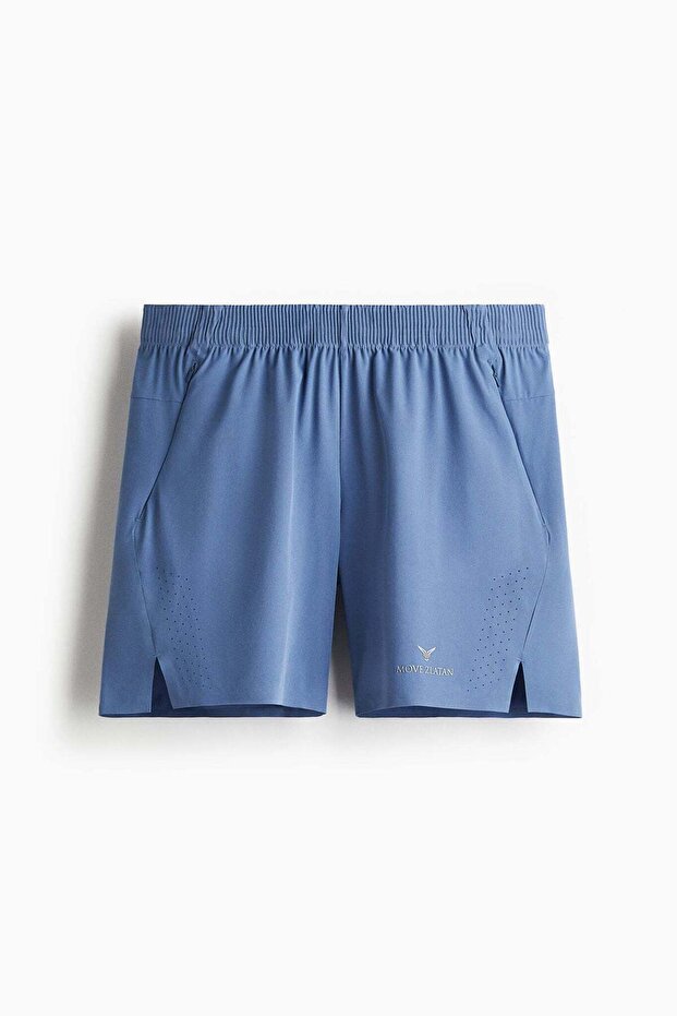 Mid-length sports shorts with DryMove™
