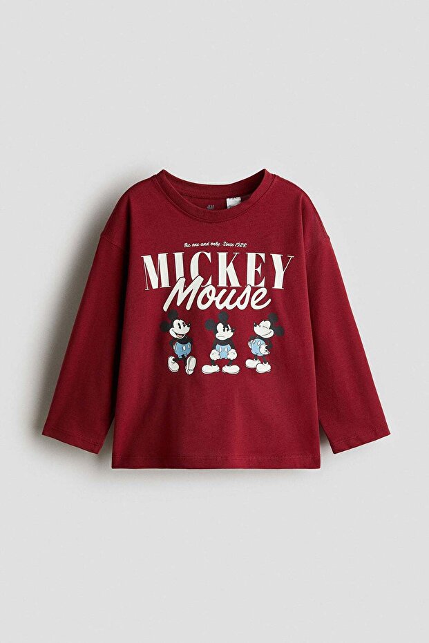 Long-sleeved T-shirt