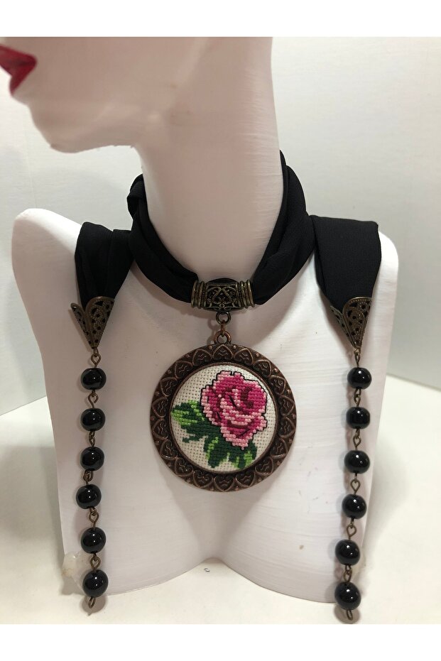 Kanaviçe İşlemeli Fular Kolye - 2