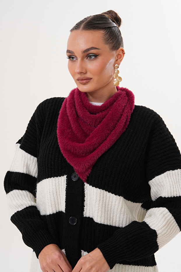 وشاح مثلث الشكل من القطيفة - 4