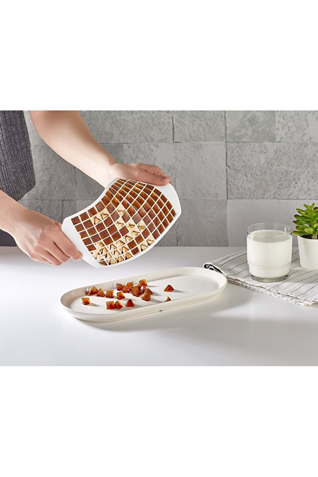Pyramid Ice Cube Tray - 1
