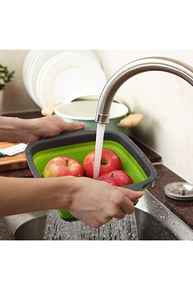 Foldable plastic food strainers for kitchen use, easy to store, 2-piece set