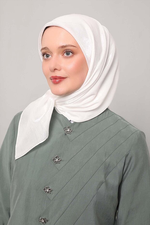 الوشاح الأبيض اللامع - 3