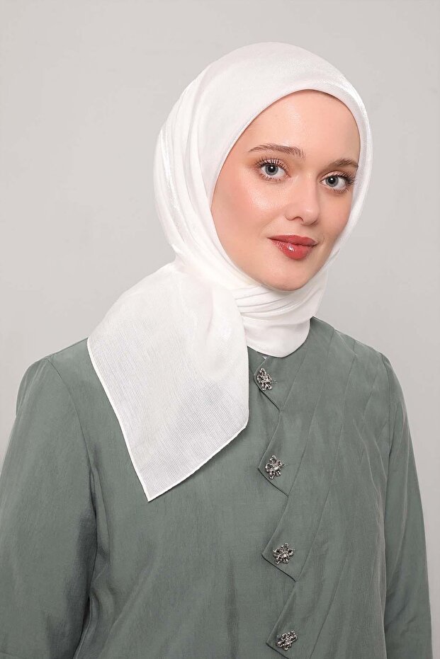 الوشاح الأبيض اللامع - 1
