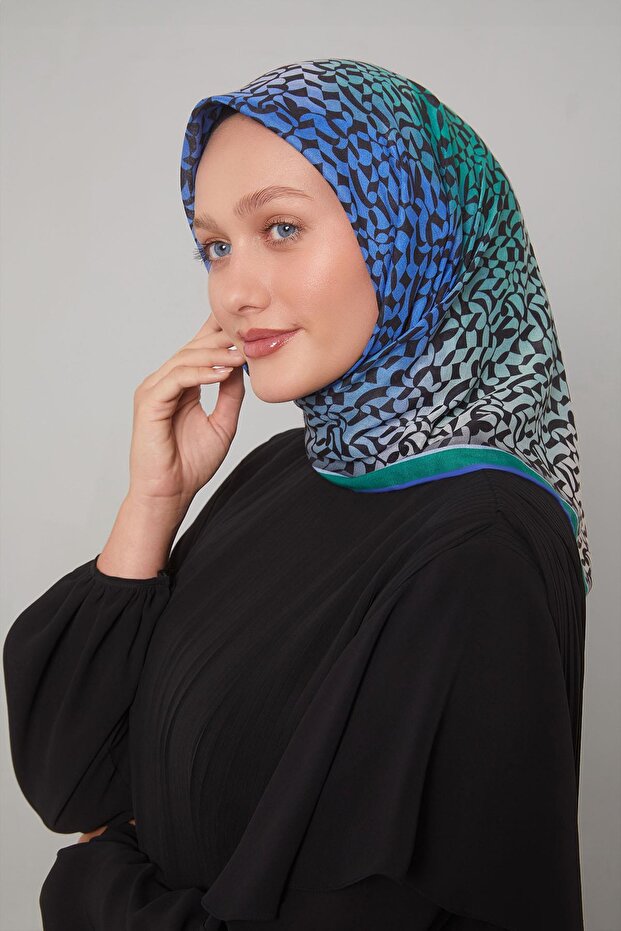 وشاح ناعم بنمط متدرج اللون من الزمرد - 1