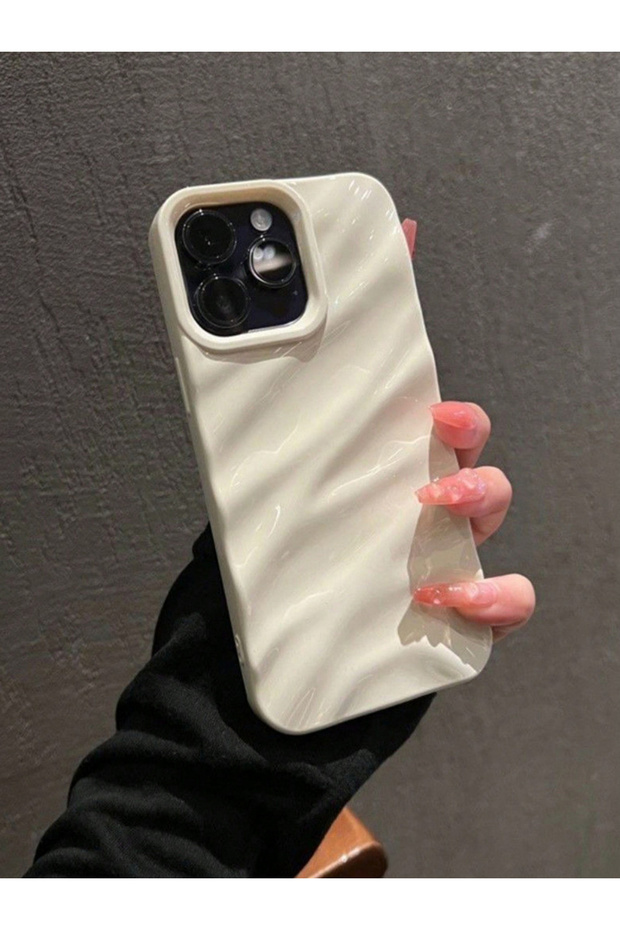 جراب iPhone أبيض بتصميم محكم