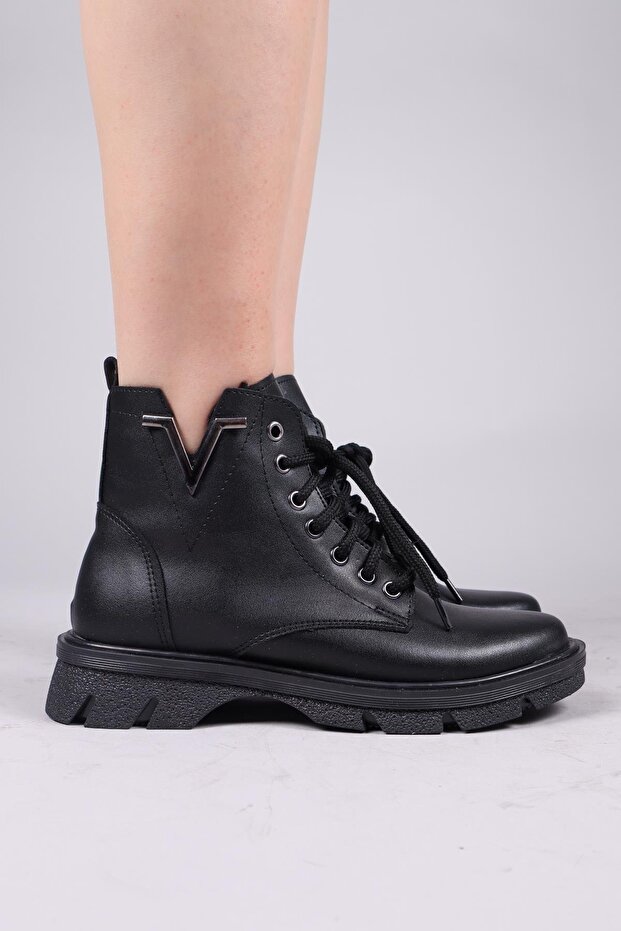 Dayton V Buckle Lace-Up Boots Black