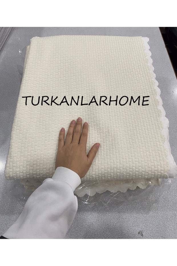 Soft Doku Kaymaz Tabanlı Dokulu Koltuk Örtüsü EKRU ( 200x 170 cm) - 1