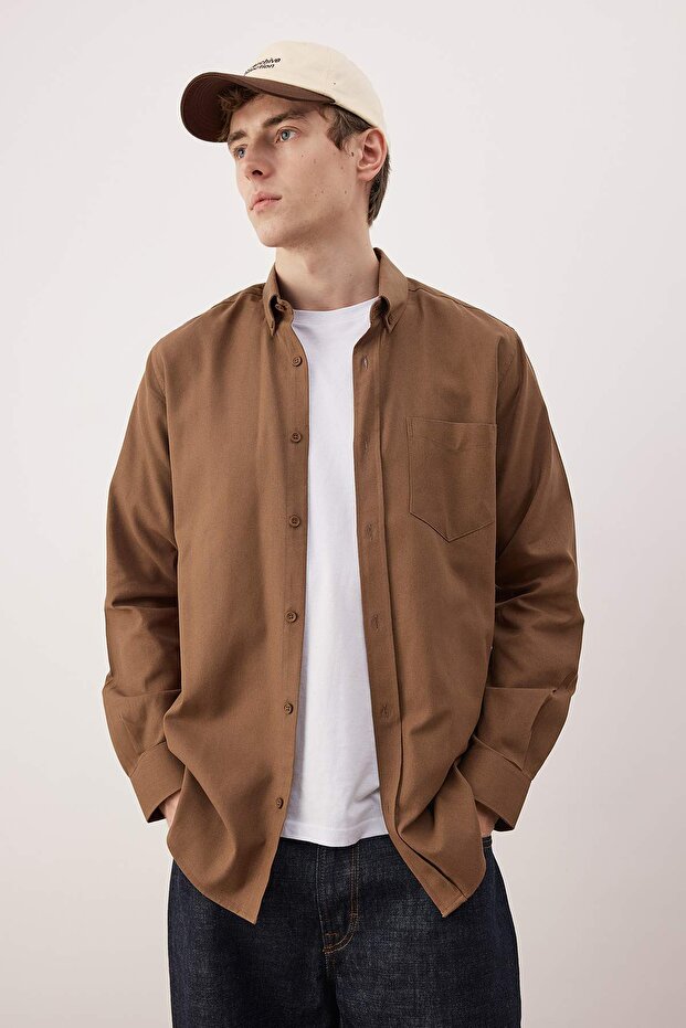 Kahverengi Regular Fit Gabardin Dokulu Erkek Gömlek TMNAW26GO00009 - 2