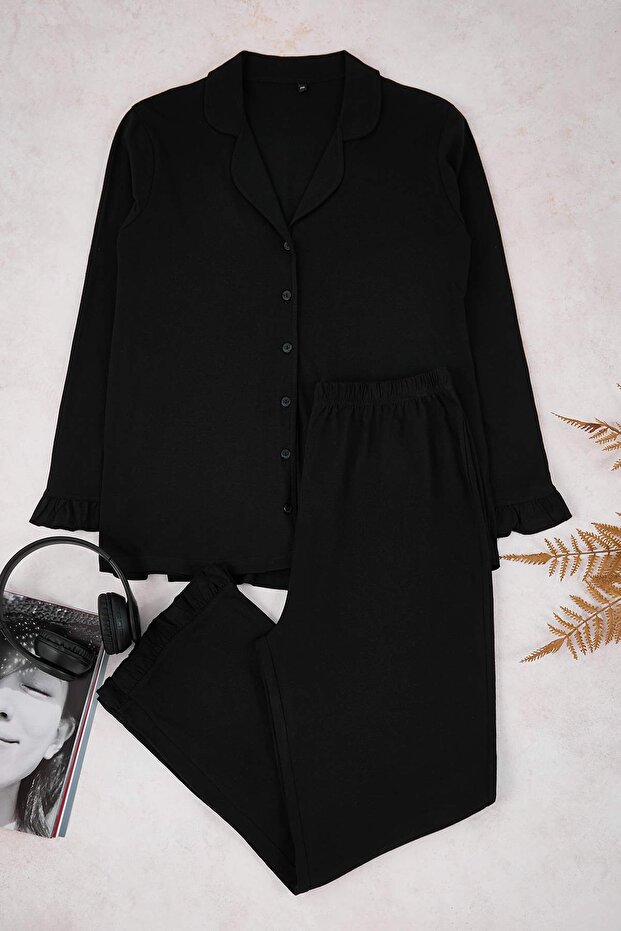 Siyah Gömlek Yaka Volan Detaylı Örme Pijama Takımı TBBAW25AI00056 - 2