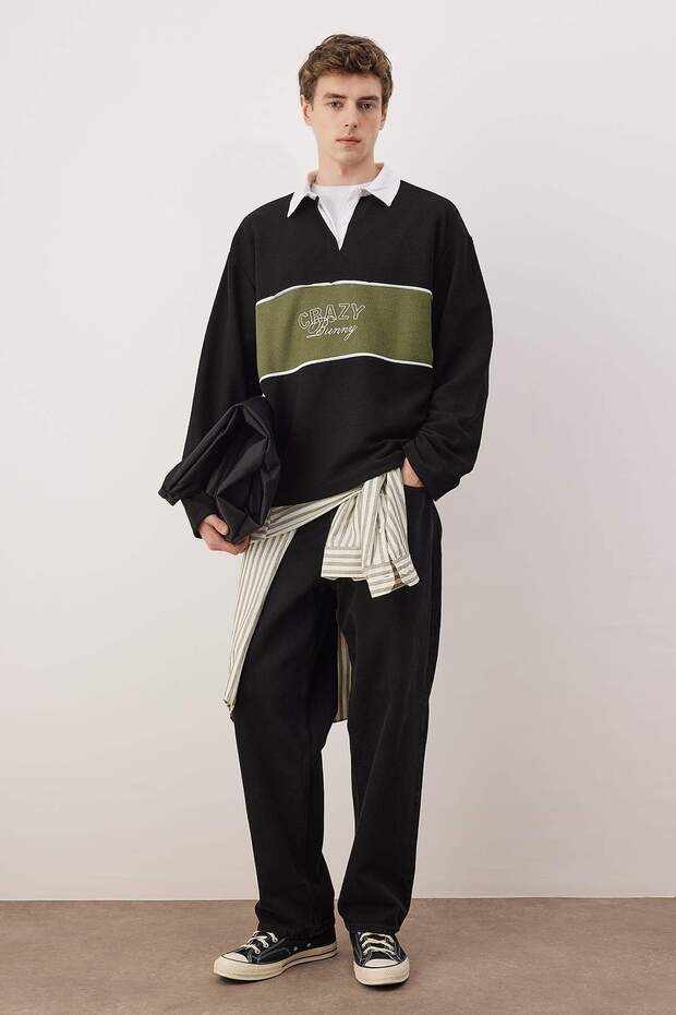 Siyah Yeni Oversize/Geniş Kesim Nakış Detaylı Kalın Polo Yaka Sweatshirt TMNAW26SW00027 - 1