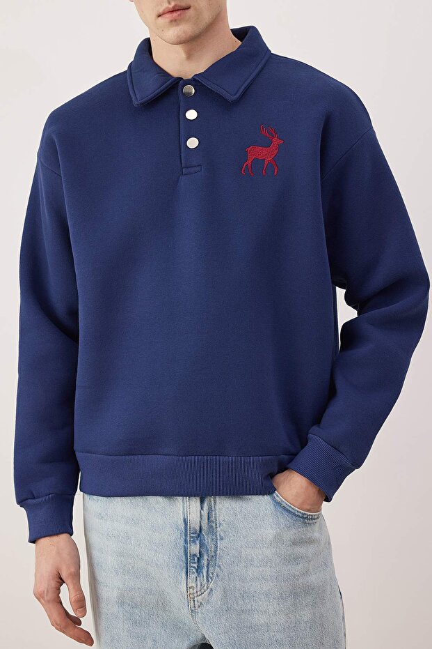 Lacivert Yeni Oversize/Geniş Kesim Soft Kalite İçi Polarlı Polo Yaka Sweatshirt TMNAW26SW00004 - 3