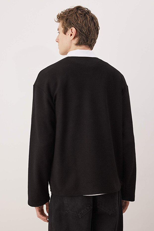 Siyah Yeni Oversize/Geniş Kesim Nakış Detaylı Kalın Polo Yaka Sweatshirt TMNAW26SW00027 - 4