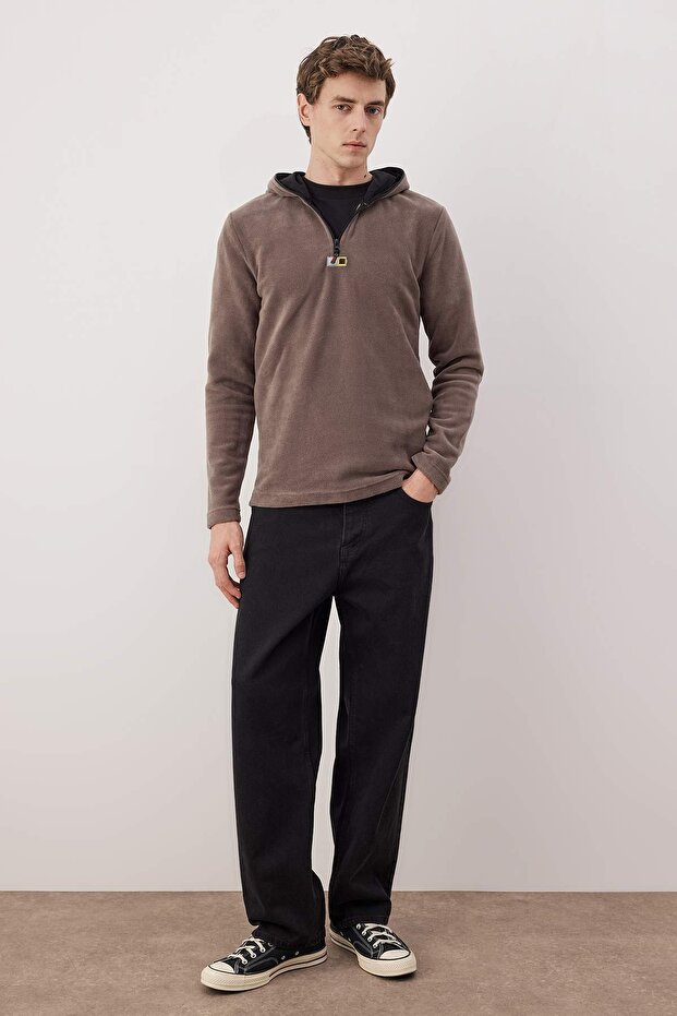 Koyu Bej Slim/Dar Kesim Polar Fermuarlı Kapüşonlu Sweatshirt TMNAW26SW00064 - 1