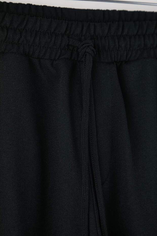 Siyah Regular/Normal Kesim Açık Paça Eşofman Altı TMNAW26EA00016 - 2