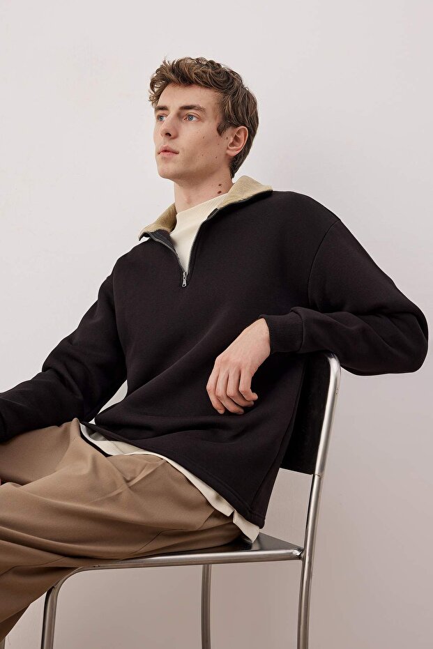 Siyah Yaka Detaylı Dik Yaka Yeni Oversize/Geniş Kesim Kalın/İçi Polarlı Sweatshirt TMNAW26SW00003 - 3