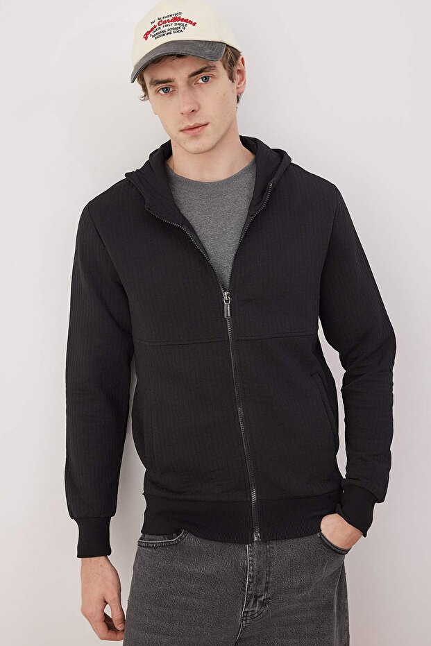 Siyah Regular/Normal Kesim Dokulu Kapüşonlu Sweatshirt TMNAW26SW00061 - 2