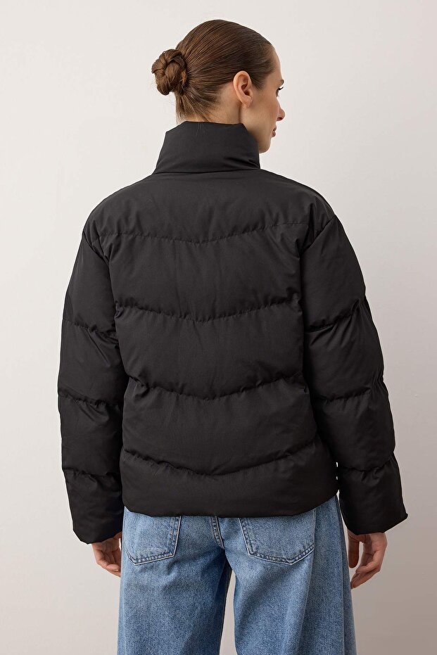 Siyah Regular Kalıp Su İtici Şişme Mont TWOAW24MO00048 - 6