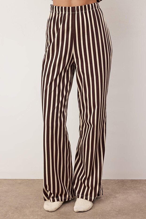 Kahverengi %100 Pamuklu Çizgili Biye Detaylı Örme Pijama Takımı THMAW21PT0614 - 3