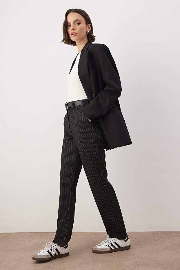 Siyah Çizgili Fitted Normal Bel Esnek Interlok Örme Pantolon TWOAW26PL00137 - 2