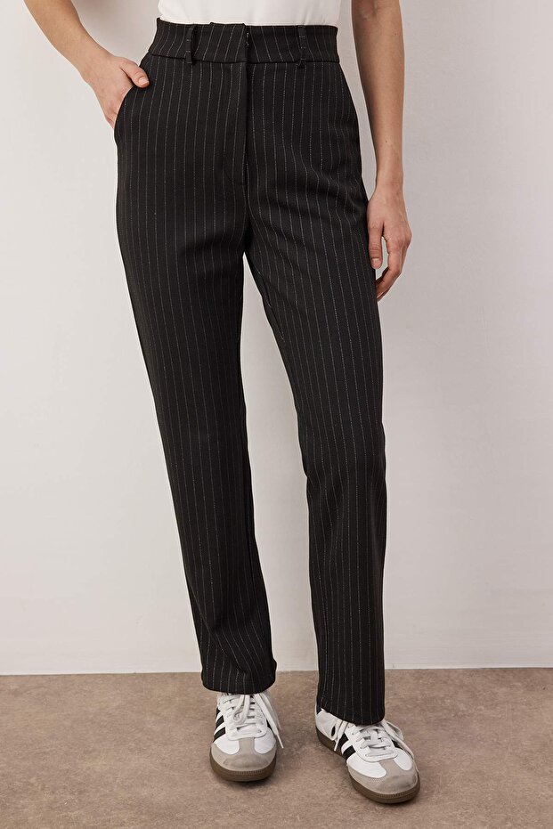 Siyah Çizgili Fitted Normal Bel Esnek Interlok Örme Pantolon TWOAW26PL00137 - 3