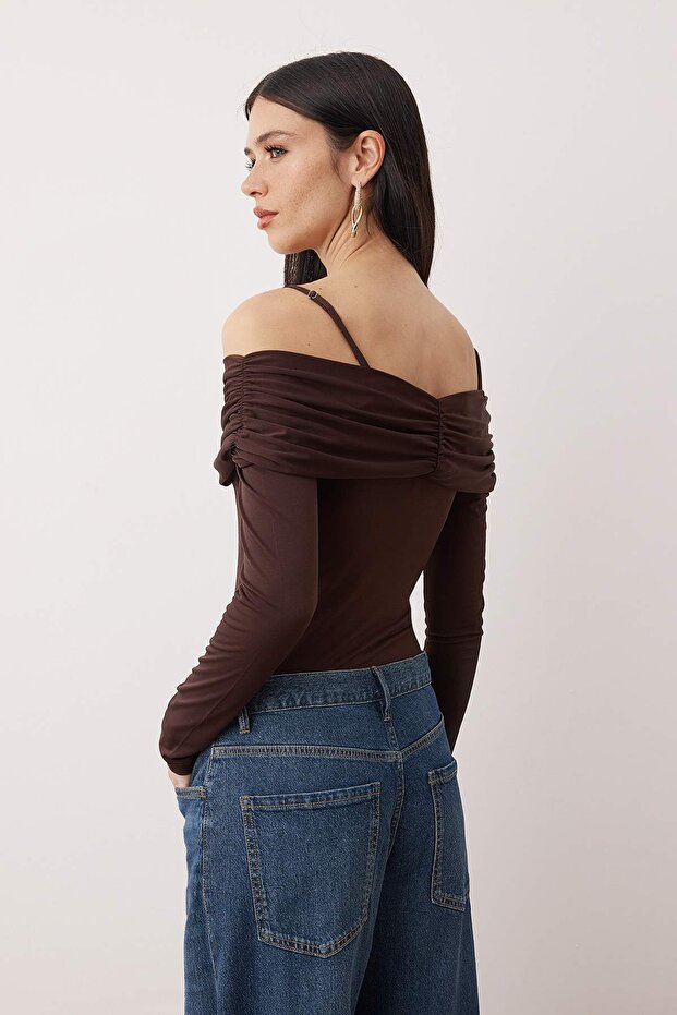 Koyu Kahverengi Carmen Yaka Uzun Örme Sandy Body TPRAW26BD00022 - 4