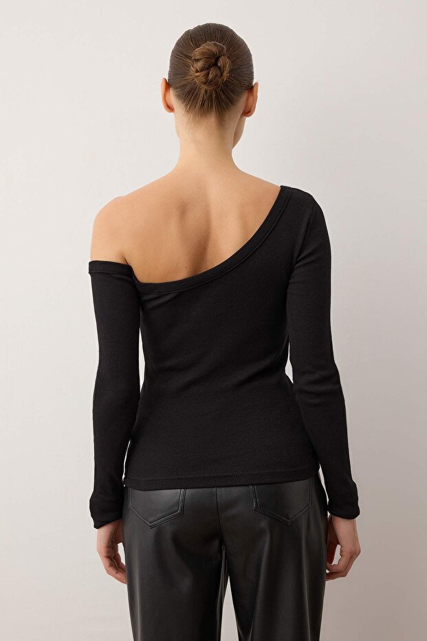 Siyah Fitted/Vücuda Oturan Omzu Açık Fitilli Pamuklu Esnek Örme Bluz TWOAW23BZ00475 - 4