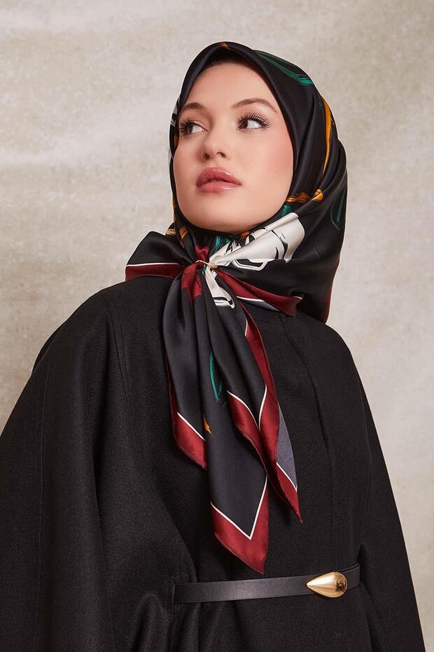وشاح حريري بنمط زهور بوردو
