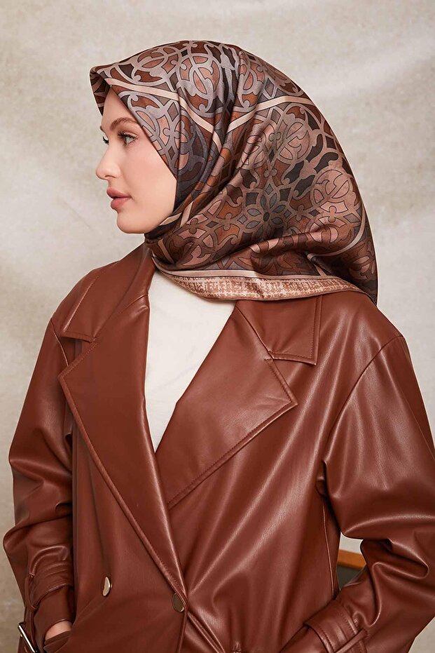 وشاح حريري بنمط فيكتور من فرو المنك - 1