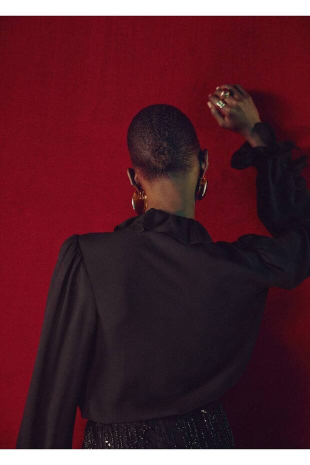 Volanlı fularlı bluz - 4