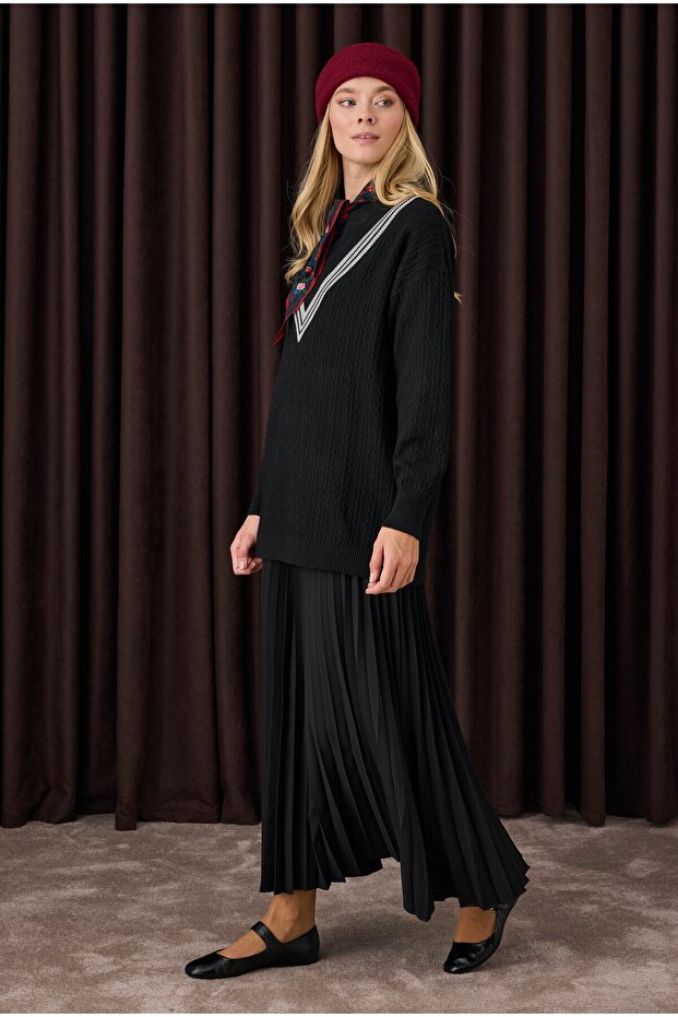 V Yaka Dokulu Triko Siyah - 4