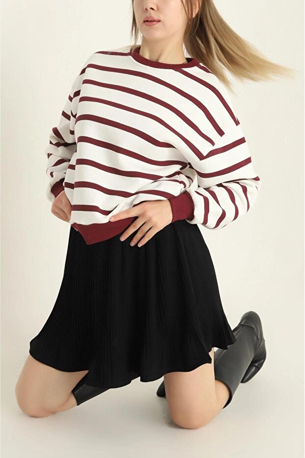 Women's Cool Oversize Fit Crew Neck Thick Basic Three Thread Inside Raised Striped Sweatshirt