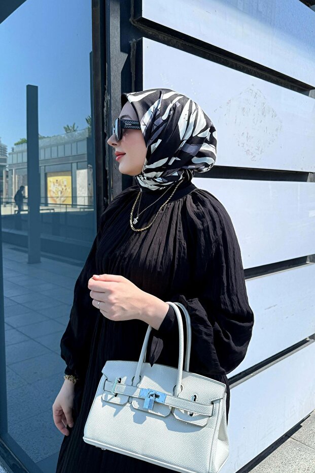 حقيبة يد بمشبك كريمي - 1