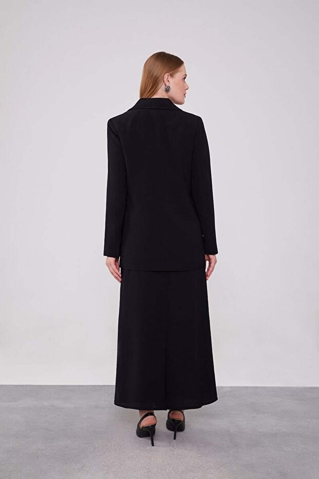 طقم سترة سوداء بتفاصيل حجرية - 7